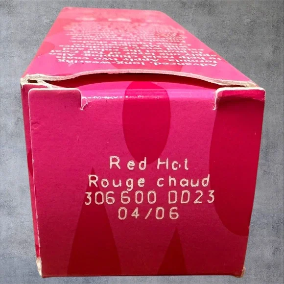 Mary Kay MK Signature Nail Enamel Red Hot 306600 9mL .33oz New Red Glossy - Picture 3 of 7